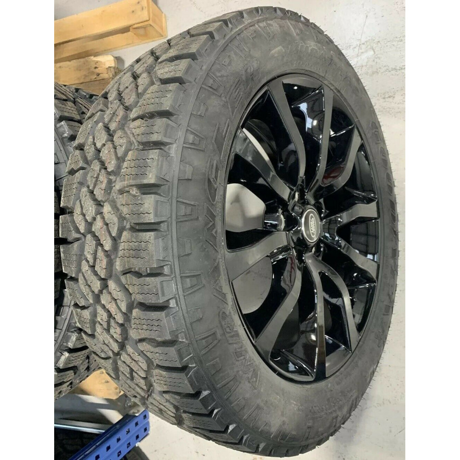 Sett med type 5002 20" felger & Good Year Duratrac dekk