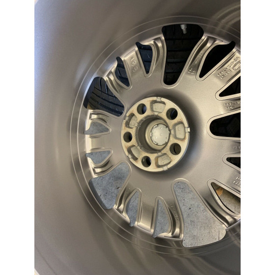 Sett med Range Rover Sport 21" Style 507 felger & 275/45 Pirelli Scorpion Verde All Season dekk