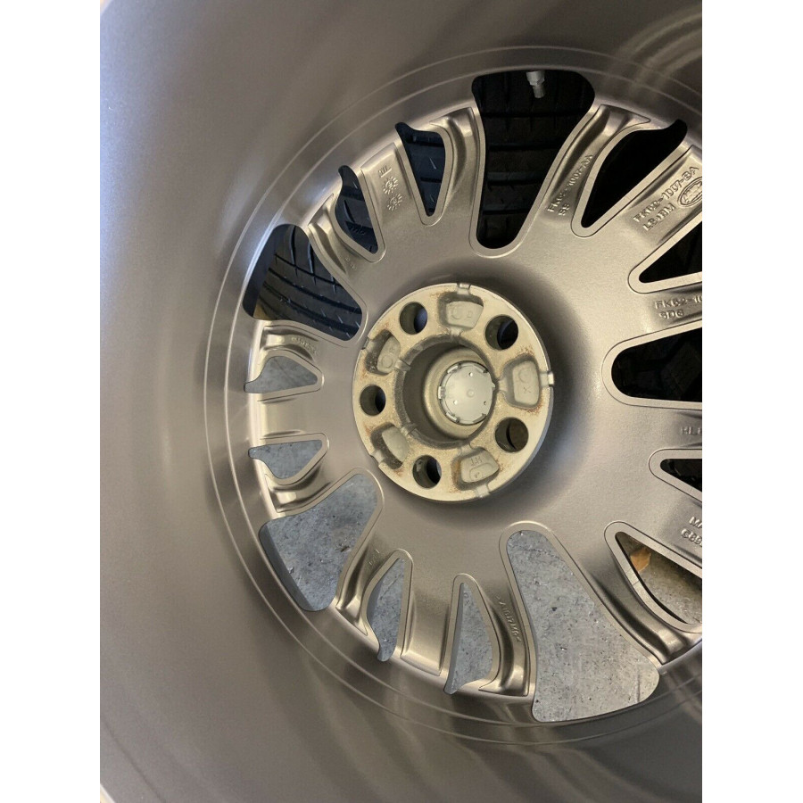 Sett med Range Rover Sport 21" Style 507 felger & 275/45 Pirelli Scorpion Verde All Season dekk