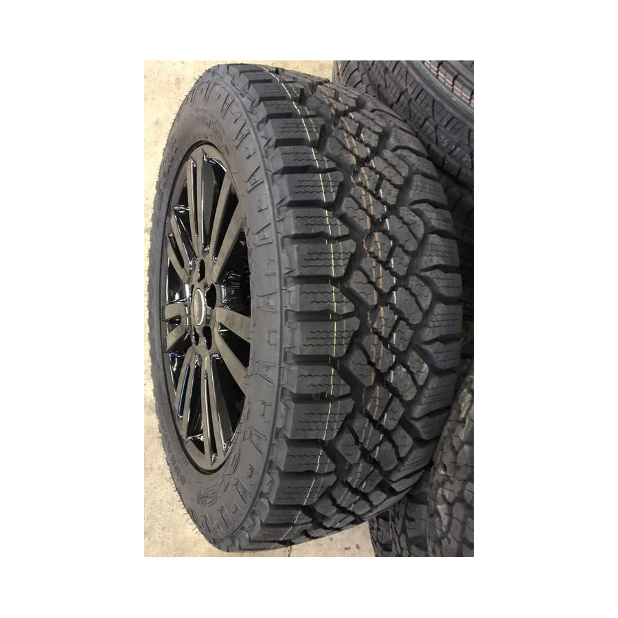 Sett med originale 19" felger & Good Year Duratrac dekk