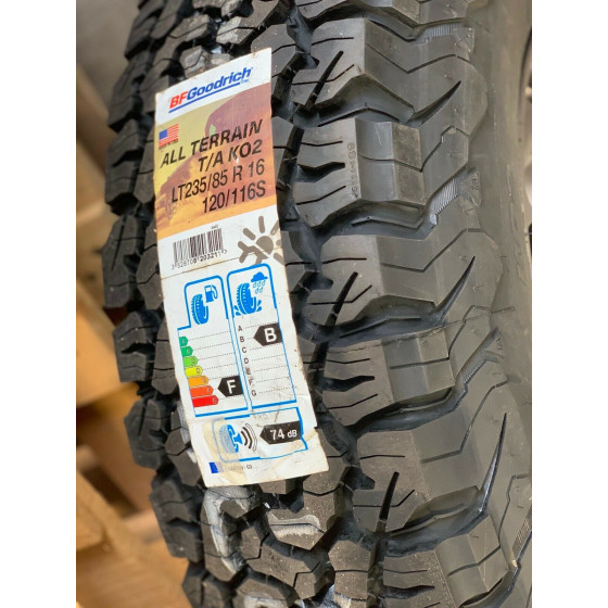 Sett med originale Defender Wolf 16" Steel Wheels & BF Goodrich KO2 dekk