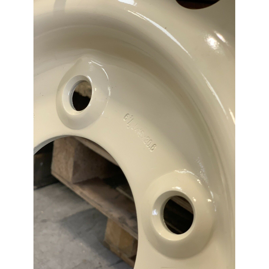 Sett med originale Defender Wolf 16" Steel Wheels & BF Goodrich KO2 dekk